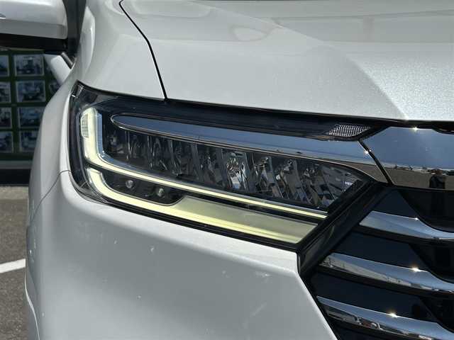 ホンダ オデッセイ ハイブリッド e:HEVアブソルート EX 長崎県 2020(令2)年 7.3万km パール 純正ナビ/純正フリップダウンモニター/マルチビューカメラシステム/ブラインドスポットインフォメーション/ハンズフリーアクセスパワーテールゲート/両側パワースライドドア/ワンオーナー/バックカメラ/前方位カメラ/プッシュスタート/ETC