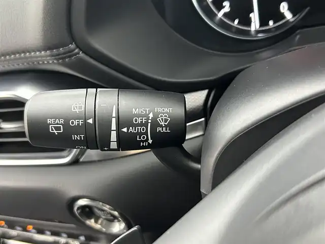 マツダ ＣＸ－５ XD ブラックトーンエディション 熊本県 2021(令3)年 5.1万km マシーングレープレミアムM 純正１０．２５インチディスプレイオーディオ（ＡｐｐｌＣａｒＰｌａｙ・ＡｎｄｒｏｉｄＡｕｔｏ・ＢＴ・フルセグ）/社外前後ドライブレコーダー　/全周囲カメラ /ＥＴＣ　/前席シートヒーター/運転席パワーシート　/パワーバックドア/アドバンストスマートシティブレーキサポート/誤発進抑制機能/車線逸脱警報機能/横滑り防止/アイドリングストップ/ブラインドスポットモニター/ハーフレザーシート/純正フロアマット/純正19インチAW/オートライト/LEDヘッドライト/スマートキー/プッシュスタート/スペアキー1本/取扱説明書