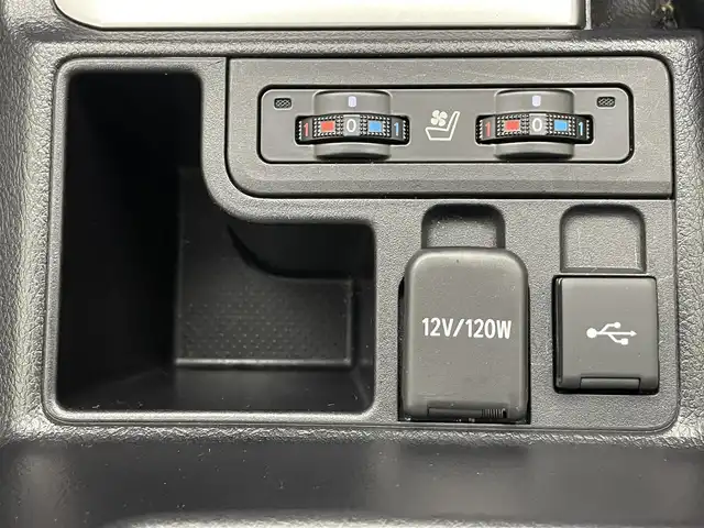 トヨタ ランドクルーザー プラド TX Lパッケージ マットブラED 愛知県 2023(令5)年 1.2万km ホワイトパールクリスタルシャイン 純正９型ナビ　フルセグＴＶ　Ｂｌｕｅｔｏｏｔｈ　ムーンルーフ　パノラミックビューモニター　黒革　パワーシート　シートエアコン　レーダークルコン　衝突軽減　ルーフレール　ＥＴＣ　ＬＥＤオートライト　禁煙