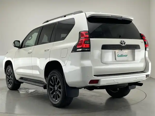 トヨタ ランドクルーザー プラド TX Lパッケージ マットブラED 愛知県 2023(令5)年 1.2万km ホワイトパールクリスタルシャイン 純正９型ナビ　フルセグＴＶ　Ｂｌｕｅｔｏｏｔｈ　ムーンルーフ　パノラミックビューモニター　黒革　パワーシート　シートエアコン　レーダークルコン　衝突軽減　ルーフレール　ＥＴＣ　ＬＥＤオートライト　禁煙