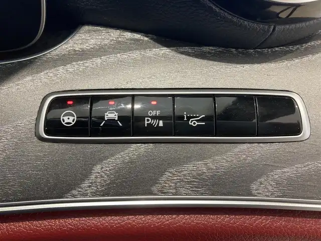 メルセデス・ベンツ ＣＬＳ２２０ｄ スポーツ エクスクルーシブPKG 熊本県 2019(令1)年 3.5万km ダイヤモンドホワイト ・スマートキー/・プッシュスタート/・サンルーフ/・インテリジェントライトシステム/・道路標識アシスト/・アクティブブレーキアシスト/・レーンチェンジアシスト/・アテンションアシスト/・ブラインドスポットモニター/・アクティブステアリングアシスト/・クルーズコントロール(追従式)/・赤/黒革シート/・前席パワーシート/・全席シートヒーター/・前席エアシート/・純正メモリナビ/　【Bluetooth・USB・AppleCarPlay・AndroidAuto】/・Burmesterサウンドシステム/・フルセグTV/・全方位カメラ/・ETC2.0/・ヘッドアップディスプレイ/・パワートランク/・LEDヘッドランプ/・純正マット