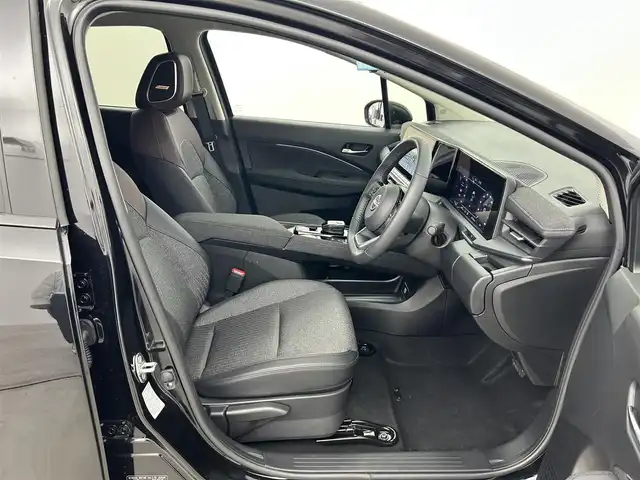 日産 オーラ G 福岡県 2024(令6)年 0.3万km メテオフレークブラックパール 純正９型ナビ　/アラウンドビューモニター　/ビルトインＥＴＣ２．０　/ＢＯＳＥサウンド　/プロパイロット　/コーナーセンサー　/エマージェンシーブレーキ　/レーンキープ　/ＢＳＭ　/ステアリングリモコン　/ＬＥＤライト