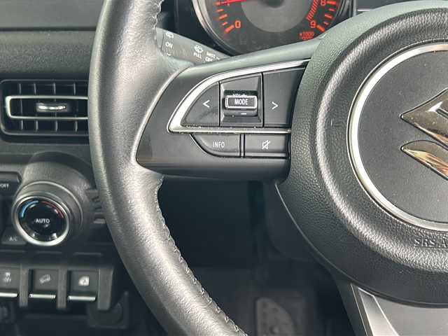 スズキ ジムニー XC 山形県 2022(令4)年 2.9万km シフォンアイボリーM ４WD/デュアルセンサーブレーキサポート/クルーズコントロール/レーンキープアシスト/フォグランプ/前席シートヒーター/ステアリングスイッチ/純正AW/社外フロアマット/電動格納ウインカーミラー/ドアバイザー