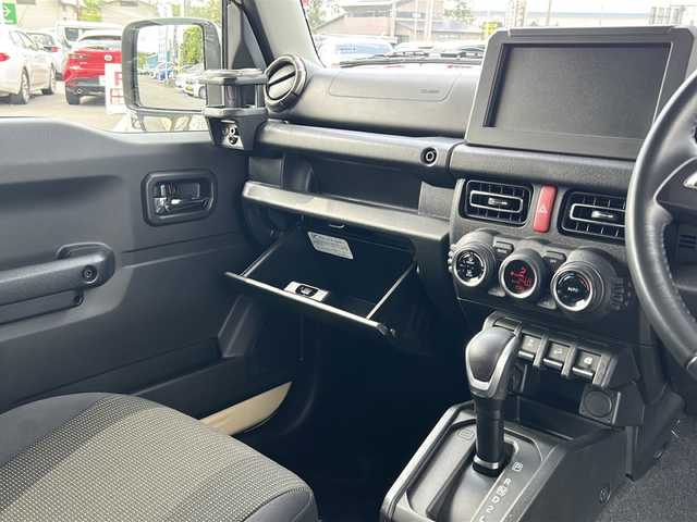 スズキ ジムニー XC 山形県 2022(令4)年 2.9万km シフォンアイボリーM ４WD/デュアルセンサーブレーキサポート/クルーズコントロール/レーンキープアシスト/フォグランプ/前席シートヒーター/ステアリングスイッチ/純正AW/社外フロアマット/電動格納ウインカーミラー/ドアバイザー