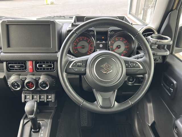 スズキ ジムニー XC 山形県 2022(令4)年 2.9万km シフォンアイボリーM ４WD/デュアルセンサーブレーキサポート/クルーズコントロール/レーンキープアシスト/フォグランプ/前席シートヒーター/ステアリングスイッチ/純正AW/社外フロアマット/電動格納ウインカーミラー/ドアバイザー