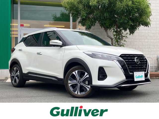 日産 キックス X ツートーンインテリアED 静岡県 2021(令3)年 2.9万km ブリリアントホワイトパール エンジンスタートボタン/取扱説明書/パワーウィンドウ/パワーステアリング/アイドリングストップ/スマートキー/オートエアコン/クルーズコントロール/ETC2.0/USB入力端子/全方位カメラ/純正メモリナビ（CD.DVD.BT.フルセグ）/純正ドライブレコーダー/純正フロアマット/純正アルミホイール/D席N席シートヒーター/ルーフレール/ABS/横滑り防止装置/コーナーセンサー前後/レーンキープアシスト/オートライト/LEDライト/W+サイドエアバック/衝突軽減システム/ステアリングヒーター