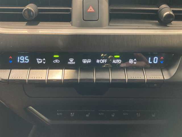 レクサス ＵＸ 250h バージョンL 熊本県 2021(令3)年 1.1万km マダーレッド ・スマートキー/・プッシュスタート/・プリクラッシュセーフティ/・レーントレーシングアラート/・ブラインドスポットモニター/・パーキングサポートアラート/・道路標識認識/・先行車発進告知/・オートマチックハイビーム/・クルーズコントロール(追従式)/・茶革シート/・前席パワーシート＆エアシート /・ハンドルヒーター /・純正メモリナビ/　【BD・Bluetooth・USB・SD・AUX・MSV】/・フルセグTV/・全方位カメラ/・ETC2.0/・ドライブレコーダー(前後録画)/・パワーバックドア/・LEDヘッドランプ/・LEDフォグランプ/・純正マット