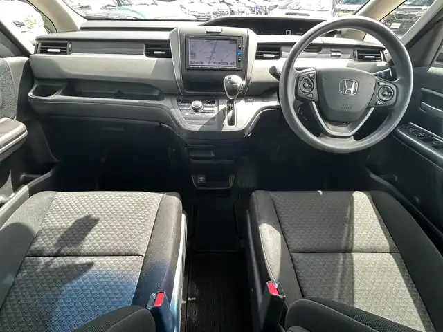 ホンダ フリード＋ G ホンダセンシング 愛知県 2016(平28)年 2.5万km ルナシルバーM ワンオーナー /スマートキー/プッシュスタート/純正ナビ/（CD/DVD/FM/AM/BT）/バックカメラ/ビルトインETC/両側パワースライドドア /ホンダセンシング/レーダークルーズコントロール/アイドリングストップ/ステアリングスイッチ/純正フロアマット/取説、保証書/スペアキー