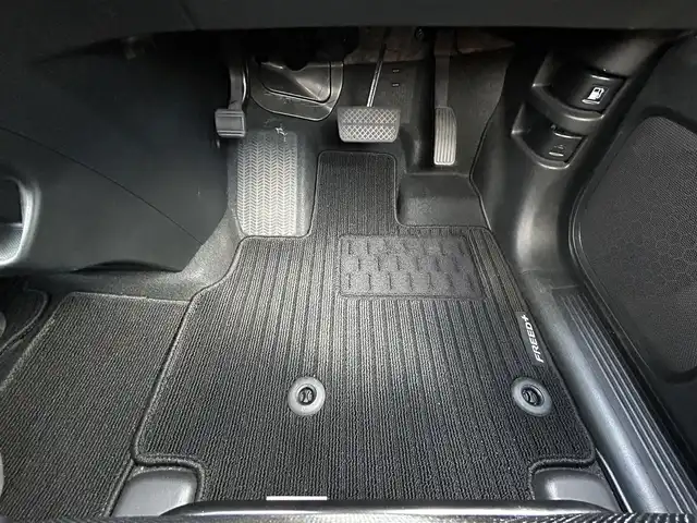 ホンダ フリード＋ G ホンダセンシング 愛知県 2016(平28)年 2.5万km ルナシルバーM ワンオーナー /スマートキー/プッシュスタート/純正ナビ/（CD/DVD/FM/AM/BT）/バックカメラ/ビルトインETC/両側パワースライドドア /ホンダセンシング/レーダークルーズコントロール/アイドリングストップ/ステアリングスイッチ/純正フロアマット/取説、保証書/スペアキー