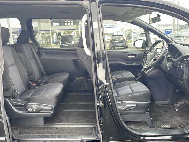 トヨタ ヴォクシー ZS 熊本県 2014(平26)年 14.5万km ブラック (株)IDOMが運営する【じしゃロン熊本店】の自社ローン専用車両になりますこちらは現金またはオートローンご利用時の価格です。自社ローンご希望の方は別途その旨お申付け下さい/ワンオーナー　/社外ナビ（フルセグ　ＣＤ　ＢＴ）　/バックカメラ　/フリップダウンモニター　/片側パワースライドドア　/アイドリングストップ　/ビルトインＥＴＣ　/Ｗ＋サイドエアバッグ　/ＬＥＤヘッドライト
