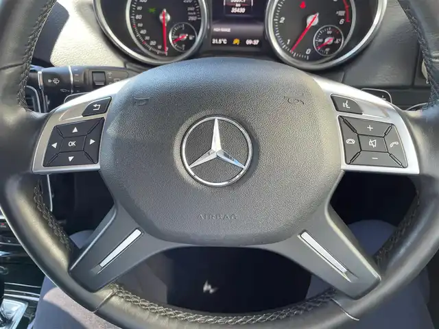 メルセデス・ベンツ ゲレンデヴァーゲン Ｇ３５０ｄ 神奈川県 2017(平29)年 3.6万km オブシディアンブラックM ラグジュアリーパッケージ/サンルーフ/黒革シート/harman/kardon/AMG20インチAW/AMGグリル/純正メモリーナビ・地デジTV/純正CD/DVD/SD/USB/BT再生/バックモニター/ETC(DSRC)/前席パワーシート/全席シートヒーター/レーダークルーズコントロール/BSM/コーナーセンサー/HIDライト/LEDデイライト/前後ドライブレコーダー/パドルシフト/アイドリングストップ/ステアリングスイッチ/キーレス×2/H30/R1/2/6年ディーラー整備記録/保証書・取説あり