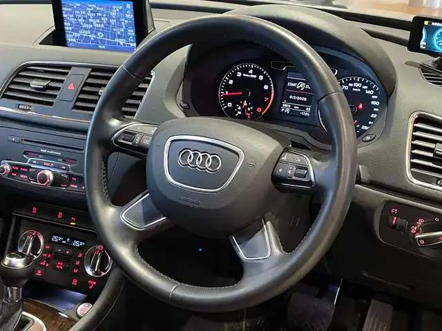アウディ Ｑ３ 2．0 TFSI クワトロ 211PS 道央・札幌 2013(平25)年 5.5万km モンスーングレーメタリック 茶革シート/シートヒーター/前席パワーシート/純正HDDナビ/　・フルセグTV/　・CD/DVD/　・Bluetooth/バックカメラ/コーナーセンサー/HIDヘッドライト/オートライト/ETC/社外ドライブレコーダー/取扱説明書/保証書/スペアキー