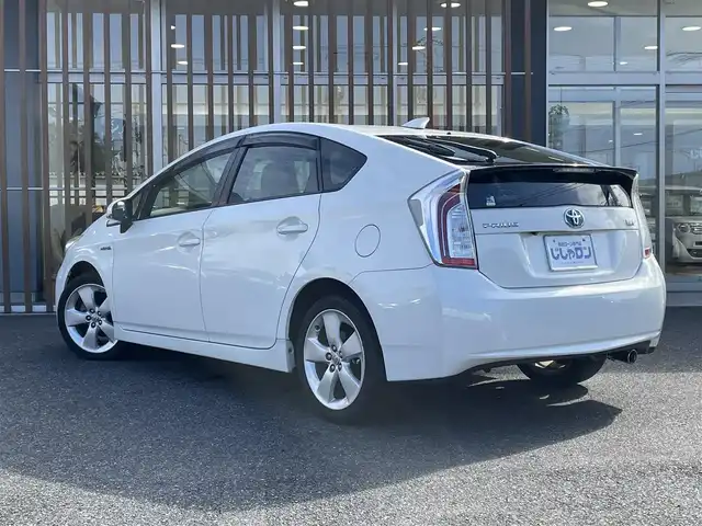 トヨタ プリウス S ツーリングセレクション 鳥取県 2014(平26)年 9.8万km ホワイトパールクリスタルシャイン (株)IDOMが運営する【じしゃロン鳥取店】の自社ローン専用車両になります。こちらは現金またはオートローンご利用時の価格です。自社ローンご希望の方は別途その旨お申付け下さい/社外ナビ（ZX712W）/・フルセグTV/・AM/FM/・CD/DVD/・Bluetooth接続/バックカメラ/アイドリングストップ/純正フロアマット/純正アルミホイール/純正LEDヘッドライト/ドアバイザー/ETC