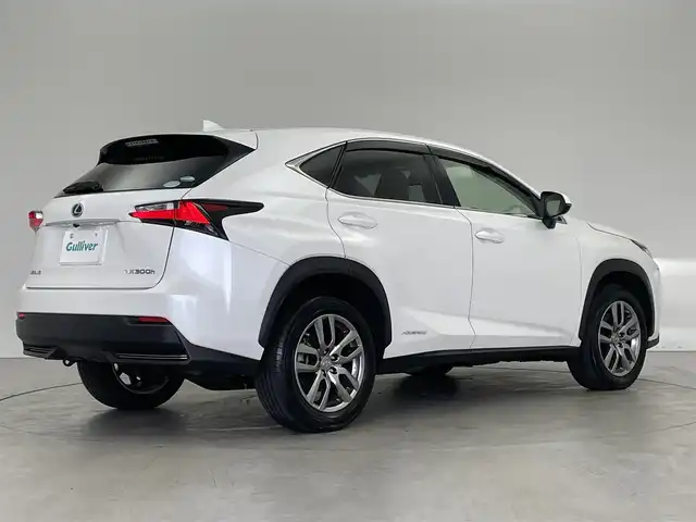 レクサス ＮＸ 300h Iパッケージ 埼玉県 2015(平27)年 5.3万km ソニッククォーツ 純正ナビ／フルセグ／ＤＶＤ／ＣＤ／ＢＴ/バック・サイドカメラ/ビルトインＥＴＣ/ドライブレコーダー/前席パワーシート/（メモリー機能付き）/シートヒーター/ＬＥＤヘットライト/プッシュエンジンスタート/純正18インチアルミ/クルーズコントロール/電動パーキングブレーキ/フロアマット