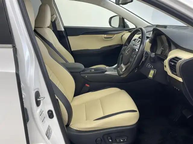 レクサス ＮＸ 300h Iパッケージ 埼玉県 2015(平27)年 5.3万km ソニッククォーツ 純正ナビ／フルセグ／ＤＶＤ／ＣＤ／ＢＴ/バック・サイドカメラ/ビルトインＥＴＣ/ドライブレコーダー/前席パワーシート/（メモリー機能付き）/シートヒーター/ＬＥＤヘットライト/プッシュエンジンスタート/純正18インチアルミ/クルーズコントロール/電動パーキングブレーキ/フロアマット