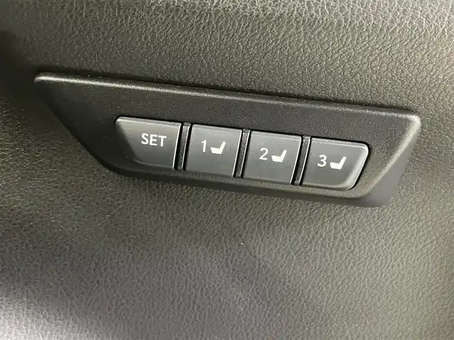 レクサス ＮＸ 300h Iパッケージ 埼玉県 2015(平27)年 5.3万km ソニッククォーツ 純正ナビ／フルセグ／ＤＶＤ／ＣＤ／ＢＴ/バック・サイドカメラ/ビルトインＥＴＣ/ドライブレコーダー/前席パワーシート/（メモリー機能付き）/シートヒーター/ＬＥＤヘットライト/プッシュエンジンスタート/純正18インチアルミ/クルーズコントロール/電動パーキングブレーキ/フロアマット