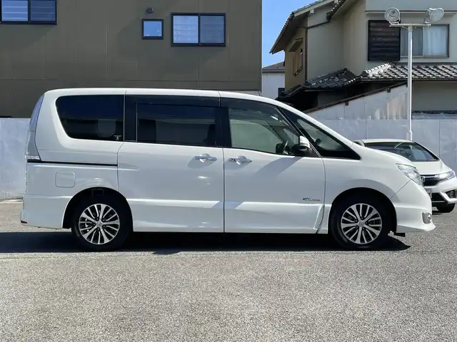 日産 セレナ ハイウェイスター Sハイブリッド 滋賀県 2014(平26)年 9.3万km ブリリアントホワイトパール (株)IDOMが運営する【じしゃロン草津店】の自社ローン専用車両になりますこちらは現金またはオートローンご利用時の価格です。自社ローンご希望の方は別途その旨お申付け下さい