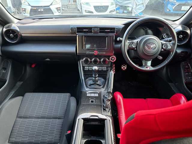トヨタ ＧＲ８６ SZ 福岡県 2022(令4)年 4.8万km クリスタルホワイトパール オーディオ/（AM/FM/CD/DVD/AUX/Bluetooth）/横滑り防止/クルーズコントロール追従あり/社外アルミホイール/ETC/電格ミラー/プッシュスタート/保証書/取扱説明書