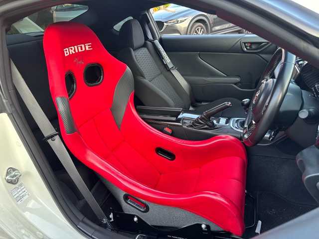 トヨタ ＧＲ８６ SZ 福岡県 2022(令4)年 4.8万km クリスタルホワイトパール オーディオ/（AM/FM/CD/DVD/AUX/Bluetooth）/横滑り防止/クルーズコントロール追従あり/社外アルミホイール/ETC/電格ミラー/プッシュスタート/保証書/取扱説明書