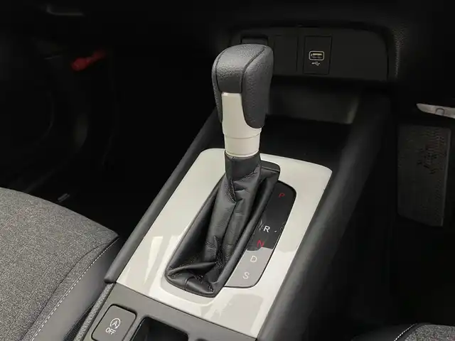 ホンダ フィット ホーム 宮城県 2020(令2)年 1.9万km プラチナホワイトパール 純正９型ナビ　/アダプティブクルーズコントロール　/衝突被害軽減ブレーキ　/レーンキープアシスト　/ＬＥＤヘッドライト　/パーキングセンサー　/誤発進抑制機能　/オートハイビーム/ドライブレコーダー　/ＥＴＣ　/バックモニター　/禁煙
