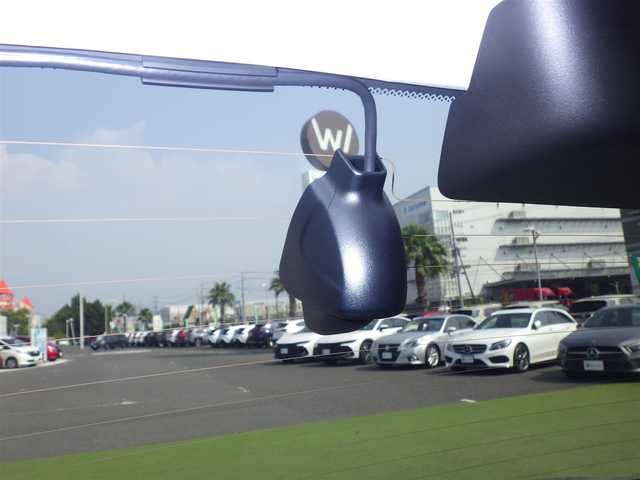 ホンダ フィット ホーム 千葉県 2020(令2)年 1.9万km プラチナホワイトパール ホンダセンシング/・衝突軽減ブレーキ（CMBS）/・車線維持支援システム（LKAS）/・アダプティブクルーズコントロール（ACC）/・後方誤発進抑制機能/・誤発進抑制機能/アイドリングストップ/純正SDナビ/地デジTV/【DVD/CD再生機能　Bluetooth接続】/バックカメラ/ドライブレコーダー（前後撮影）/ETC/LEDヘッドライト/ウインカーミラー/社外15インチアルミホイル/サイド/カーテンエアバッグ/Honda スマートキー