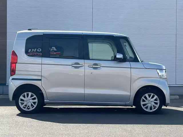 ホンダ Ｎ ＢＯＸ G ホンダセンシング 秋田県 2020(令2)年 5万km モーニングミストブルーM 純正ナビ/LEDヘッドライト/衝突軽減システム/４WD/フルセグ/バックカメラ/前席シートヒーター/スマートキー/アイドリングストップ/レーンキープアシスト/コーナーセンサー/プッシュスタート/クルーズコントロール/ステアリングスイッチ/ETC/純正フロアマット/純正ドアバイザー/オートライト/オートエアコン/パワーステアリング/パワーウィンドウ/ミラーヒーター/横滑り防止/電動格納ウィンカーミラー/保証書/取扱説明書/記録簿