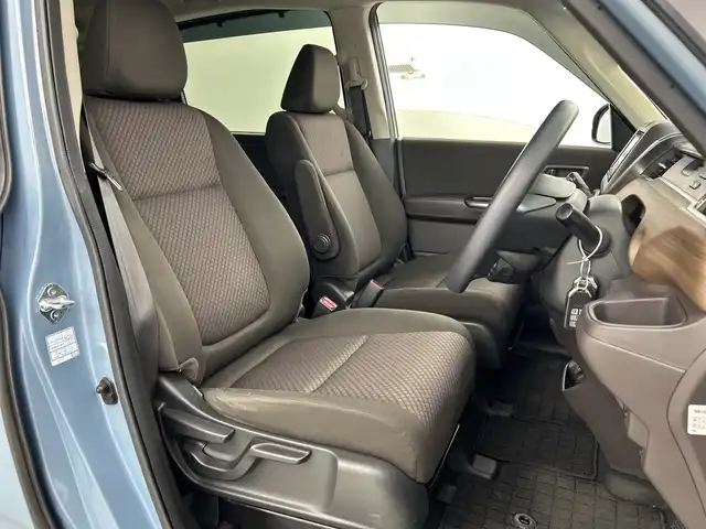 ホンダ フリード G ホンダセンシング 愛知県 2020(令2)年 6万km シーグラスブルーパール 禁煙車/純正7インチナビ/（CD/DVD/Bluetooth/ワンセグTV/SD)/バックカメラ/ホンダセンシング/・衝突軽減ブレーキ/・レーダークルーズコントロール/・レーンキープアシスト/ドライブレコーダー/ETC/シートヒーター/両側パワースライドドア/スマートキー/スペアキー有/プッシュスタート/純正フロアマット/横滑り防止装置/オートエアコン/オートライト
