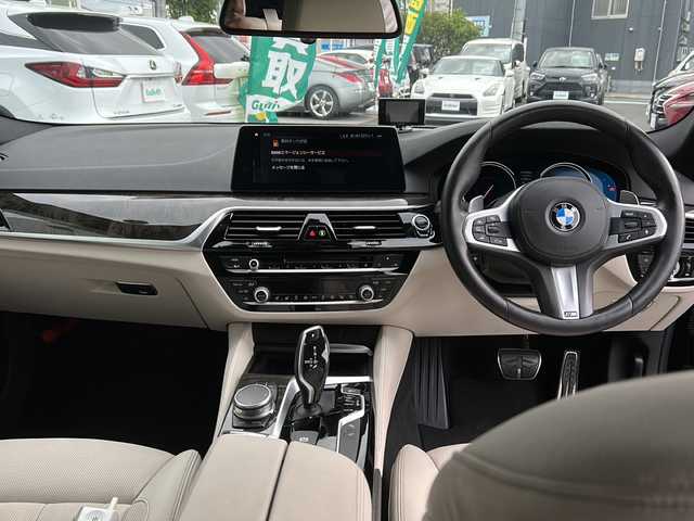 ＢＭＷ ５４０ｉ xDrive Mスポーツ 東京都 2018(平30)年 5.7万km サファイアブラックP 純正メモリナビ/ハーマンカードン/フルセグテレビ/バックカメラ/アダプティブクルーズコントロール/置くだけ充電/レザーシート/全席シートヒーター/D/Nパワーシート/D/Nベンチレーションシート/パワーバックドア /前後ドラレコ/前後コーナーセンサー/パドルシフト/オートホールドブレーキ/BSM