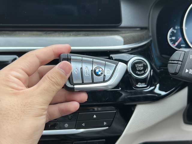 ＢＭＷ ５４０ｉ xDrive Mスポーツ 東京都 2018(平30)年 5.7万km サファイアブラックP 純正メモリナビ/ハーマンカードン/フルセグテレビ/バックカメラ/アダプティブクルーズコントロール/置くだけ充電/レザーシート/全席シートヒーター/D/Nパワーシート/D/Nベンチレーションシート/パワーバックドア /前後ドラレコ/前後コーナーセンサー/パドルシフト/オートホールドブレーキ/BSM