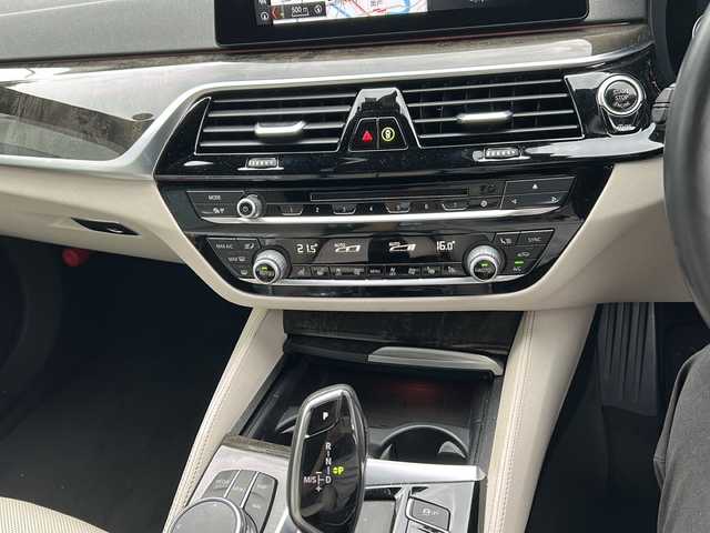 ＢＭＷ ５４０ｉ xDrive Mスポーツ 東京都 2018(平30)年 5.7万km サファイアブラックP 純正メモリナビ/ハーマンカードン/フルセグテレビ/バックカメラ/アダプティブクルーズコントロール/置くだけ充電/レザーシート/全席シートヒーター/D/Nパワーシート/D/Nベンチレーションシート/パワーバックドア /前後ドラレコ/前後コーナーセンサー/パドルシフト/オートホールドブレーキ/BSM