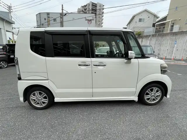 ホンダ Ｎ ＢＯＸ カスタム G Lパッケージ 福岡県 2012(平24)年 9.1万km プレミアムホワイトパール (株)IDOMが運営する【じしゃロン八幡西店】の自社ローン専用車両になります。こちらは現金またはオートローンご利用時の価格です。自社ローンご希望の方は別途その旨お申付け下さい/メモリナビ/【CD・DVD・TV】/純正フロアマット/純正リアスポイラー/純正アルミホイール/オートライト/フロントフォグランプ/片側パワースライドドア/ETC/バックカメラ/アイドリングストップ/オートエアコン/ステアリングスイッチ