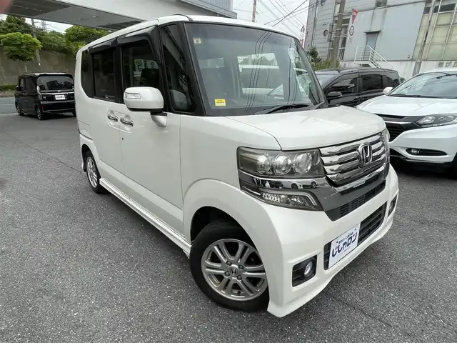 ホンダ Ｎ ＢＯＸ カスタム G Lパッケージ 福岡県 2012(平24)年 9.1万km プレミアムホワイトパール (株)IDOMが運営する【じしゃロン八幡西店】の自社ローン専用車両になります。こちらは現金またはオートローンご利用時の価格です。自社ローンご希望の方は別途その旨お申付け下さい/メモリナビ/【CD・DVD・TV】/純正フロアマット/純正リアスポイラー/純正アルミホイール/オートライト/フロントフォグランプ/片側パワースライドドア/ETC/バックカメラ/アイドリングストップ/オートエアコン/ステアリングスイッチ