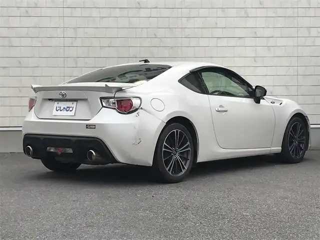 トヨタ ８６ GT リミテッド 栃木県 2014(平26)年 11.8万km サテンホワイトパール 株)IDOMが運営する【じしゃロン小山店】の自社ローン専用車両になります。こちらは現金またはオートローンご利用時の価格です。自社ローンご希望の方は別途その旨お申付け下さい/