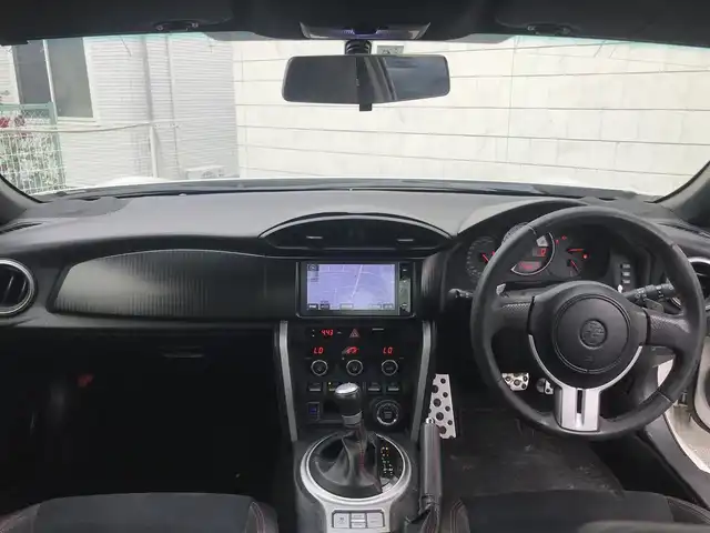 トヨタ ８６ GT リミテッド 栃木県 2014(平26)年 11.8万km サテンホワイトパール 株)IDOMが運営する【じしゃロン小山店】の自社ローン専用車両になります。こちらは現金またはオートローンご利用時の価格です。自社ローンご希望の方は別途その旨お申付け下さい/