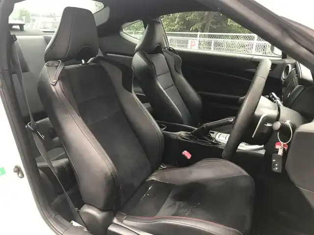 トヨタ ８６ GT リミテッド 栃木県 2014(平26)年 11.8万km サテンホワイトパール 株)IDOMが運営する【じしゃロン小山店】の自社ローン専用車両になります。こちらは現金またはオートローンご利用時の価格です。自社ローンご希望の方は別途その旨お申付け下さい/