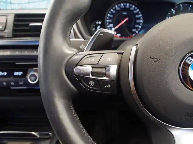 ＢＭＷ ４２０ｉ グランクーペ Mスポーツ 岐阜県 2018(平30)年 3.1万km アルピンホワイトⅢ アクティブクルーズコントロール/レーンチェンジウォーニング/レーンディパーチャーウォーニング（車線逸脱警告システム）/前車接近警告機能/衝突回避、被害軽減ブレーキ/パークディスタンスコントロール/アダプティブLEDヘッドライト/LEDフォグランプ/ｈａｒｍａｎ／ｋａｒｄｏｎサラウンドサウンドシステム　/レザーシート/メモリー付きパワーシート/シートヒーター　/電動リアゲート　/純正HDDナビゲーション/フルセグＴＶ　/DVD、CD再生/Bluetooth