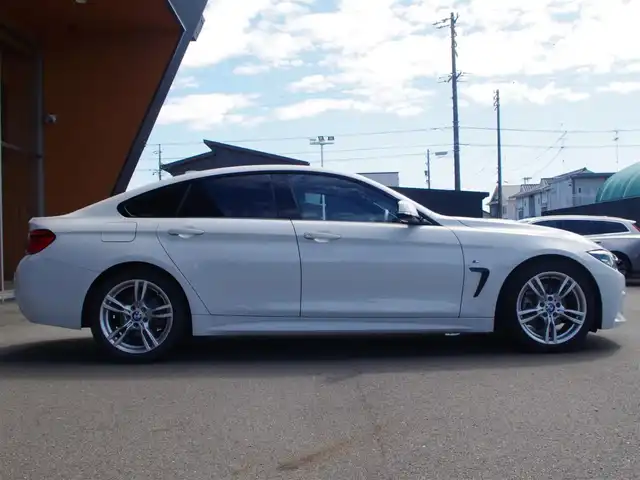 ＢＭＷ ４２０ｉ グランクーペ Mスポーツ 岐阜県 2018(平30)年 3.1万km アルピンホワイトⅢ アクティブクルーズコントロール/レーンチェンジウォーニング/レーンディパーチャーウォーニング（車線逸脱警告システム）/前車接近警告機能/衝突回避、被害軽減ブレーキ/パークディスタンスコントロール/アダプティブLEDヘッドライト/LEDフォグランプ/ｈａｒｍａｎ／ｋａｒｄｏｎサラウンドサウンドシステム　/レザーシート/メモリー付きパワーシート/シートヒーター　/電動リアゲート　/純正HDDナビゲーション/フルセグＴＶ　/DVD、CD再生/Bluetooth