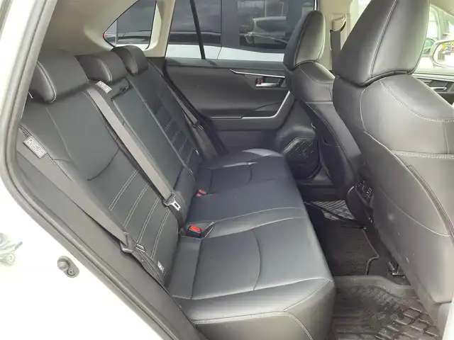 トヨタ ＲＡＶ４ G Zパッケージ 大阪府 2019(令1)年 8.4万km ホワイトパールクリスタルシャイン 純正９インチナビ/   フルセグTV/CD/DVD/Bluetooth/USB/衝突軽減ブレーキ/バックモニター/モデリスタエアロ　/ＤＥＬＴＡ／ＦＯＲＣＥアルミホイール/ブラインドスポットモニター/前後ドライブレコーダー/運転席メモリー付きパワーシート/前席シートヒーター/ステアリングヒーター/レーダークルーズコントロール/レーントレーシングアシスト/ダウンヒルアシストコントロール/100V電源/スマートルームミラー/オートマチックハイビーム/コーナーセンサー/ルーフレール/ＥＴＣ/ＬＥＤライト