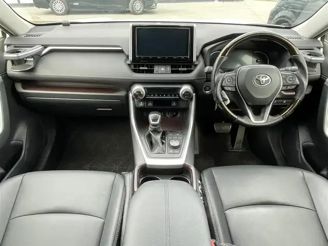 トヨタ ＲＡＶ４ G Zパッケージ 大阪府 2019(令1)年 8.4万km ホワイトパールクリスタルシャイン 純正９インチナビ/   フルセグTV/CD/DVD/Bluetooth/USB/衝突軽減ブレーキ/バックモニター/モデリスタエアロ　/ＤＥＬＴＡ／ＦＯＲＣＥアルミホイール/ブラインドスポットモニター/前後ドライブレコーダー/運転席メモリー付きパワーシート/前席シートヒーター/ステアリングヒーター/レーダークルーズコントロール/レーントレーシングアシスト/ダウンヒルアシストコントロール/100V電源/スマートルームミラー/オートマチックハイビーム/コーナーセンサー/ルーフレール/ＥＴＣ/ＬＥＤライト