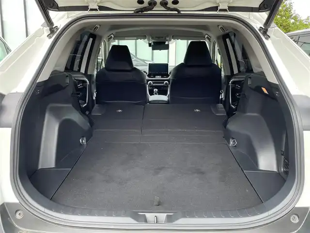 トヨタ ＲＡＶ４ G Zパッケージ 大阪府 2019(令1)年 8.4万km ホワイトパールクリスタルシャイン 純正９インチナビ/   フルセグTV/CD/DVD/Bluetooth/USB/衝突軽減ブレーキ/バックモニター/モデリスタエアロ　/ＤＥＬＴＡ／ＦＯＲＣＥアルミホイール/ブラインドスポットモニター/前後ドライブレコーダー/運転席メモリー付きパワーシート/前席シートヒーター/ステアリングヒーター/レーダークルーズコントロール/レーントレーシングアシスト/ダウンヒルアシストコントロール/100V電源/スマートルームミラー/オートマチックハイビーム/コーナーセンサー/ルーフレール/ＥＴＣ/ＬＥＤライト