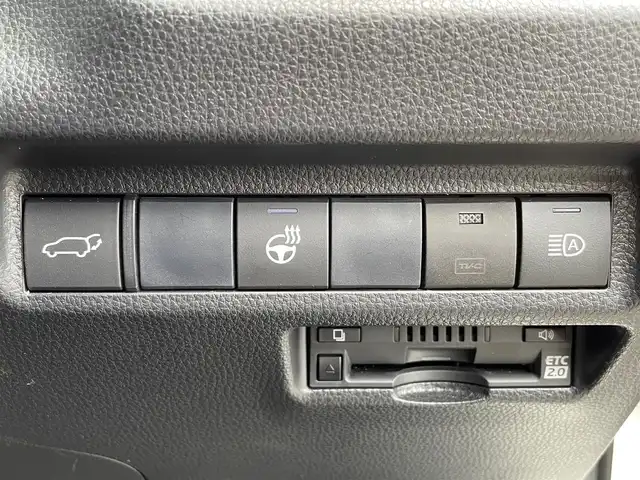 トヨタ ＲＡＶ４ G Zパッケージ 大阪府 2019(令1)年 8.4万km ホワイトパールクリスタルシャイン 純正９インチナビ/   フルセグTV/CD/DVD/Bluetooth/USB/衝突軽減ブレーキ/バックモニター/モデリスタエアロ　/ＤＥＬＴＡ／ＦＯＲＣＥアルミホイール/ブラインドスポットモニター/前後ドライブレコーダー/運転席メモリー付きパワーシート/前席シートヒーター/ステアリングヒーター/レーダークルーズコントロール/レーントレーシングアシスト/ダウンヒルアシストコントロール/100V電源/スマートルームミラー/オートマチックハイビーム/コーナーセンサー/ルーフレール/ＥＴＣ/ＬＥＤライト