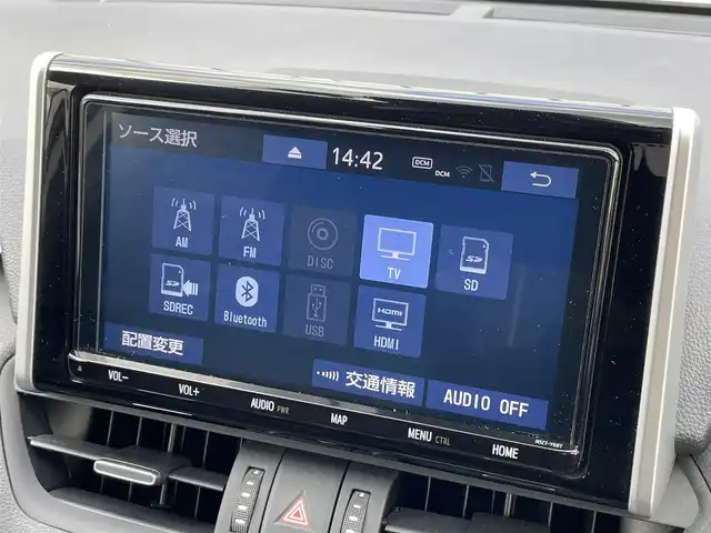 トヨタ ＲＡＶ４ G Zパッケージ 大阪府 2019(令1)年 8.4万km ホワイトパールクリスタルシャイン 純正９インチナビ/   フルセグTV/CD/DVD/Bluetooth/USB/衝突軽減ブレーキ/バックモニター/モデリスタエアロ　/ＤＥＬＴＡ／ＦＯＲＣＥアルミホイール/ブラインドスポットモニター/前後ドライブレコーダー/運転席メモリー付きパワーシート/前席シートヒーター/ステアリングヒーター/レーダークルーズコントロール/レーントレーシングアシスト/ダウンヒルアシストコントロール/100V電源/スマートルームミラー/オートマチックハイビーム/コーナーセンサー/ルーフレール/ＥＴＣ/ＬＥＤライト