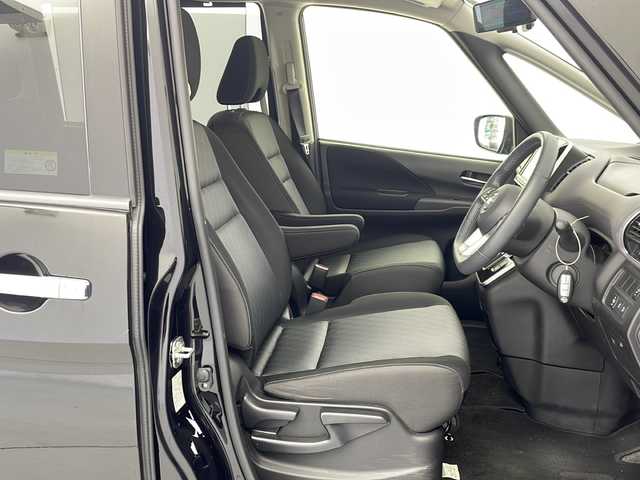 日産 セレナ ハイウェイスター V 愛知県 2021(令3)年 7万km ダイヤモンドブラック 社外8インチナビ/・CD/DVD/・MSV/SD/・FM/AM/・フルセグTV/・Bluetooth/・Ipod/USB/HDMI/AUX/フリップダウンモニター/アラウンドビューモニター/デジタルインナーミラー/プロパイロット/インテリジェントエマージェンシーブレーキ/前方衝突予測警報/車線逸脱防止支援システム/車線逸脱警報/後側方衝突防止支援システム/後側車両検知警報/ふらつき警報/踏み間違い防止支援システム/標識認識システム/フロント＆バックソナー/両側パワースライドドア/LEDヘッドライト/ハイビームアシスト/ETC/純正アルミホイール