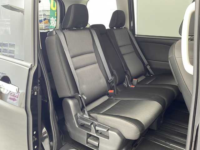 日産 セレナ ハイウェイスター V 愛知県 2021(令3)年 7万km ダイヤモンドブラック 社外8インチナビ/・CD/DVD/・MSV/SD/・FM/AM/・フルセグTV/・Bluetooth/・Ipod/USB/HDMI/AUX/フリップダウンモニター/アラウンドビューモニター/デジタルインナーミラー/プロパイロット/インテリジェントエマージェンシーブレーキ/前方衝突予測警報/車線逸脱防止支援システム/車線逸脱警報/後側方衝突防止支援システム/後側車両検知警報/ふらつき警報/踏み間違い防止支援システム/標識認識システム/フロント＆バックソナー/両側パワースライドドア/LEDヘッドライト/ハイビームアシスト/ETC/純正アルミホイール