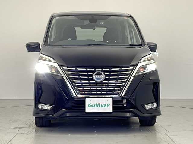 日産 セレナ ハイウェイスター V 愛知県 2021(令3)年 7万km ダイヤモンドブラック 社外8インチナビ/・CD/DVD/・MSV/SD/・FM/AM/・フルセグTV/・Bluetooth/・Ipod/USB/HDMI/AUX/フリップダウンモニター/アラウンドビューモニター/デジタルインナーミラー/プロパイロット/インテリジェントエマージェンシーブレーキ/前方衝突予測警報/車線逸脱防止支援システム/車線逸脱警報/後側方衝突防止支援システム/後側車両検知警報/ふらつき警報/踏み間違い防止支援システム/標識認識システム/フロント＆バックソナー/両側パワースライドドア/LEDヘッドライト/ハイビームアシスト/ETC/純正アルミホイール