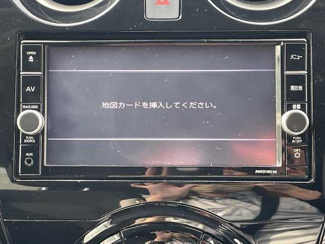日産 ノート 静岡県 2020(令2)年 5.5万km ダークメタルグレー ●純正ナビ/(ワンセグ/CD/DVD/Bluetooth)/(MM319D-W)/●全方位カメラ/●衝突被害軽減システム/●レーンキープアシスト/●前後コーナーセンサー/●デジタルインナーミラー/●オートライト/●ステアリングスイッチ/●ETC/●前方ドライブレコーダー/●電動格納ウィンカーミラー/●プッシュスタート/●スマートキー/●ドアバイザー/●純正フロアマット/●純正１５インチアルミホイール/●WSRS＋ABS/●保証書/●取扱説明書