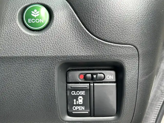 ホンダ Ｎ ＢＯＸ カスタム G 三重県 2014(平26)年 7.1万km プレミアムホワイトパール (株)IDOMが運営する【じしゃロン四日市店】の自社ローン専用車両になります。こちらは現金またはオートローンご利用時の価格です。自社ローンご希望の方は別途その旨お申付け下さい/社外SDナビ（CD/DVD/AM/FM）/エンジンスタートボタン/スマートキー/片側パワースライド/キセノンライト/ベンチシート