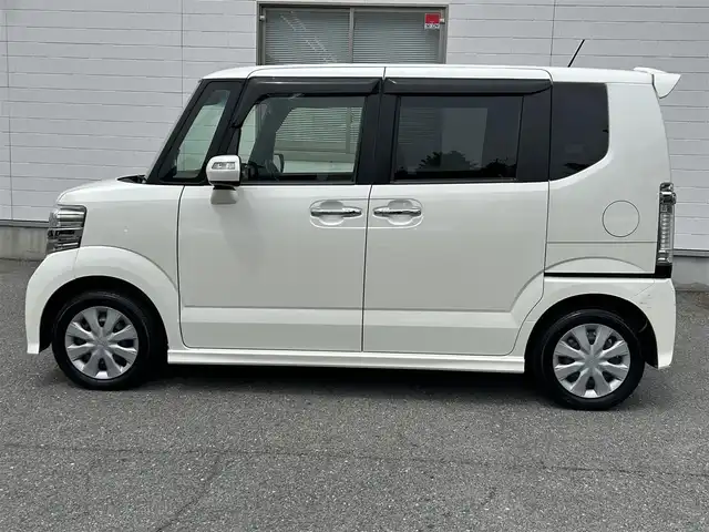 ホンダ Ｎ ＢＯＸ カスタム G 三重県 2014(平26)年 7.1万km プレミアムホワイトパール (株)IDOMが運営する【じしゃロン四日市店】の自社ローン専用車両になります。こちらは現金またはオートローンご利用時の価格です。自社ローンご希望の方は別途その旨お申付け下さい/社外SDナビ（CD/DVD/AM/FM）/エンジンスタートボタン/スマートキー/片側パワースライド/キセノンライト/ベンチシート