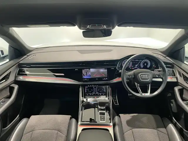 アウディ Ｑ８ 55TFSIクワトロ デビューPKG Sライン 愛知県 2019(令1)年 3.8万km グレイシアホワイトメタリック コンフォートアシスタンスＰＫG/・HDマトリクスLEDヘッドライト/・LEDリヤダイナミックターンインディケーター/・オールホイールステアリング/・ルーフレール（アルミニウム）/・アダプティブウインドウワイパー/・パワークロージングドア/・フロントクロストラフィックアシスト/・アウディサイドアシスト/・エグジットワーニング/・リヤクロストラフィックアシスト/・アウディプレセンスフロント/リヤ/・アダプティブドライブアシスト/エマージェンシーアシスト/・プレセンスベーシック（リヤシート）/リヤサイドエアバッグ/・アウディプレセンス360/・S line エクステリア/・アルミホイール 5ツインアームデザインコントラストグレー/・アダプティブエアサスペンション スポーツ/・スポーツシート（フロント）/・アルカンターラ/レザー/・ドアシルトリム S lineロゴ/・4ゾーン デラックスオートマチックエアコンディショナー/・Bang & Olufsen 3D サウンドシステム（17スピーカー）/・MMIナビゲーション/・TVチューナー/・Bluetooth/・ドライブレコーダー/・ETC２．０