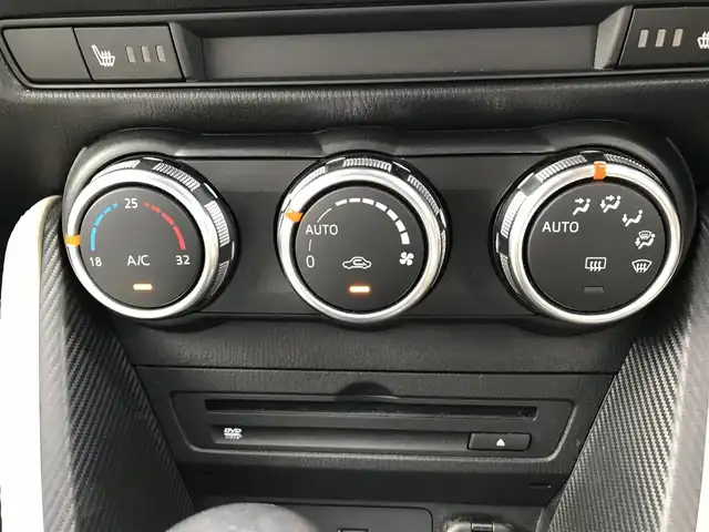 マツダ デミオ XD ツーリング Lパッケージ 鳥取県 2016(平28)年 8.1万km ディープクリスタルブルーマイカ ４WD/ディーゼルターボ/純正ナビ/TV/DVD/CD/BT/USB/バックカメラ・ETC/前後ドライブレコーダー/レザーシート/前席シートヒーター/衝突被害軽減ブレーキ/レーンキープアシスト/ヘッドアップディスプレイ/デジタルインナーミラー/LEDヘットライト/純正１６インチアルミホイール/プッシュエンジンスタート/フロアマット/ドアバイザー/スペアキー